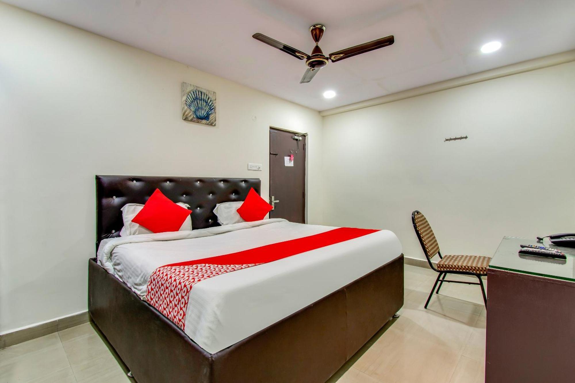 Oyo Akshaya Inn Vijayawāda Extérieur photo
