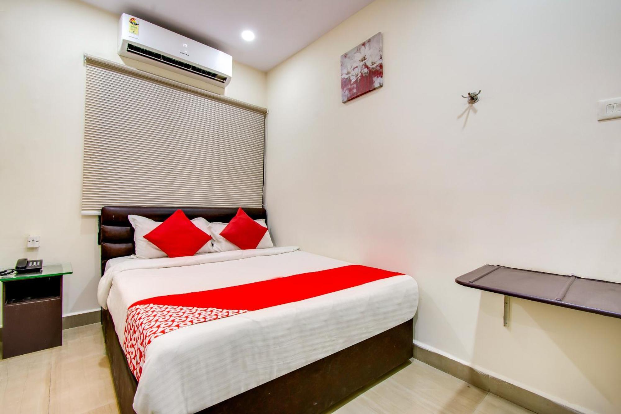Oyo Akshaya Inn Vijayawāda Extérieur photo