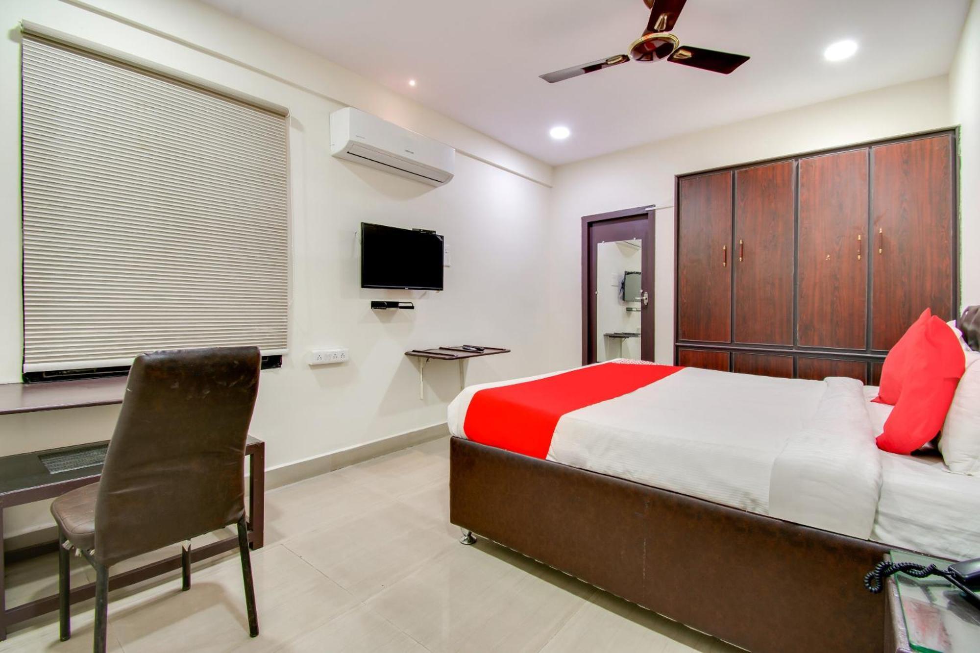 Oyo Akshaya Inn Vijayawāda Extérieur photo