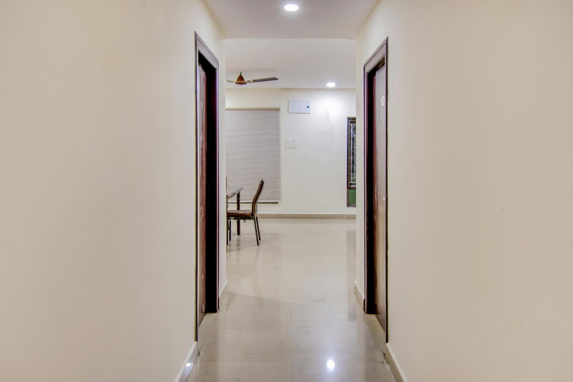 Oyo Akshaya Inn Vijayawāda Extérieur photo