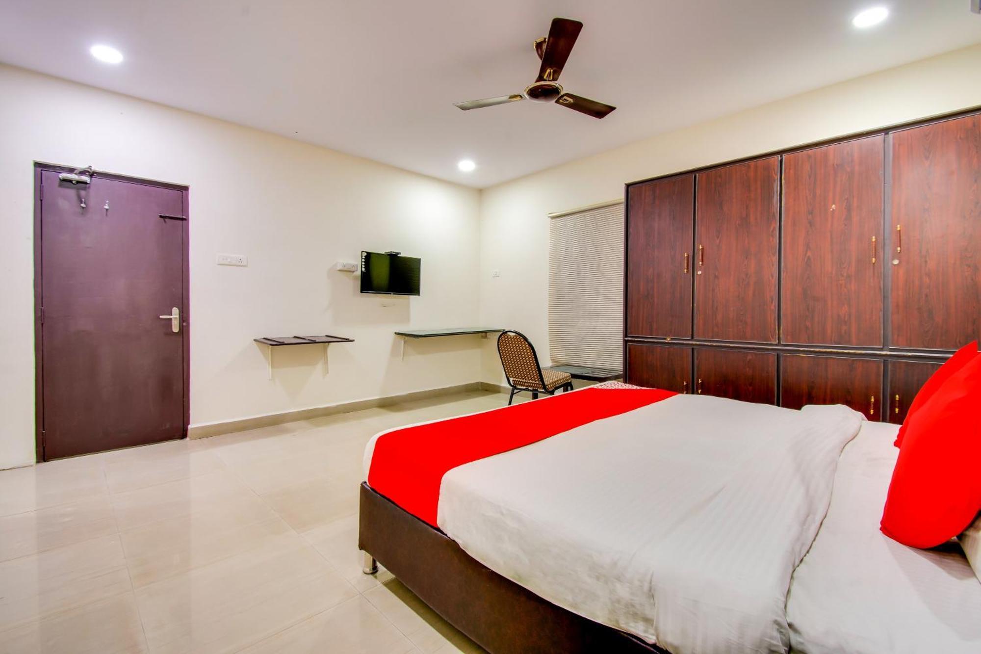 Oyo Akshaya Inn Vijayawāda Extérieur photo
