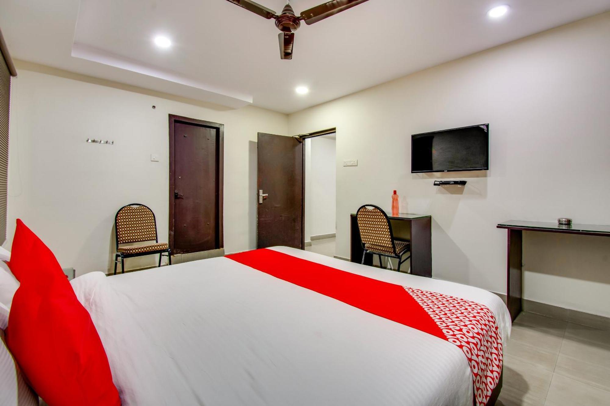 Oyo Akshaya Inn Vijayawāda Extérieur photo