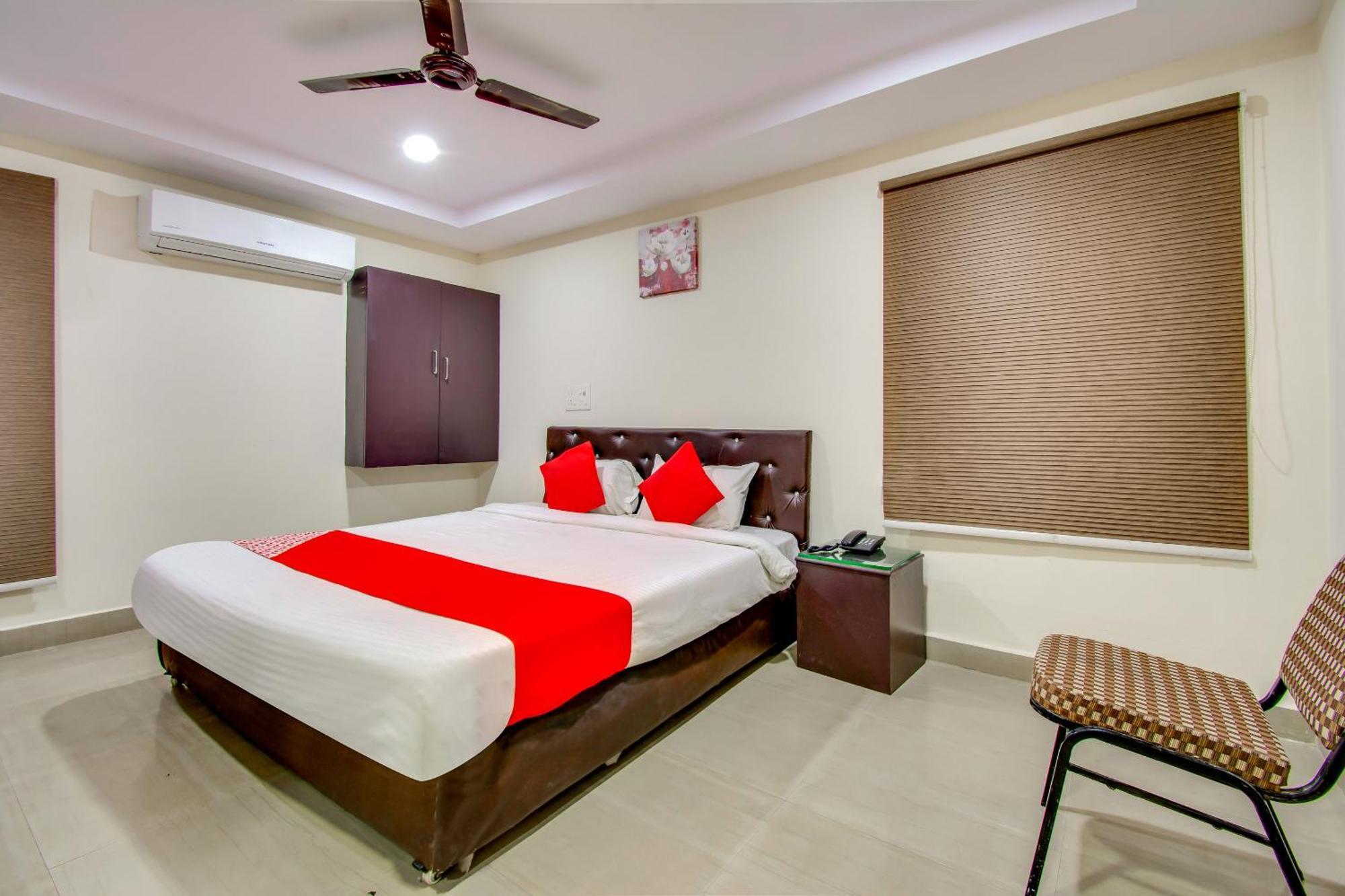 Oyo Akshaya Inn Vijayawāda Extérieur photo
