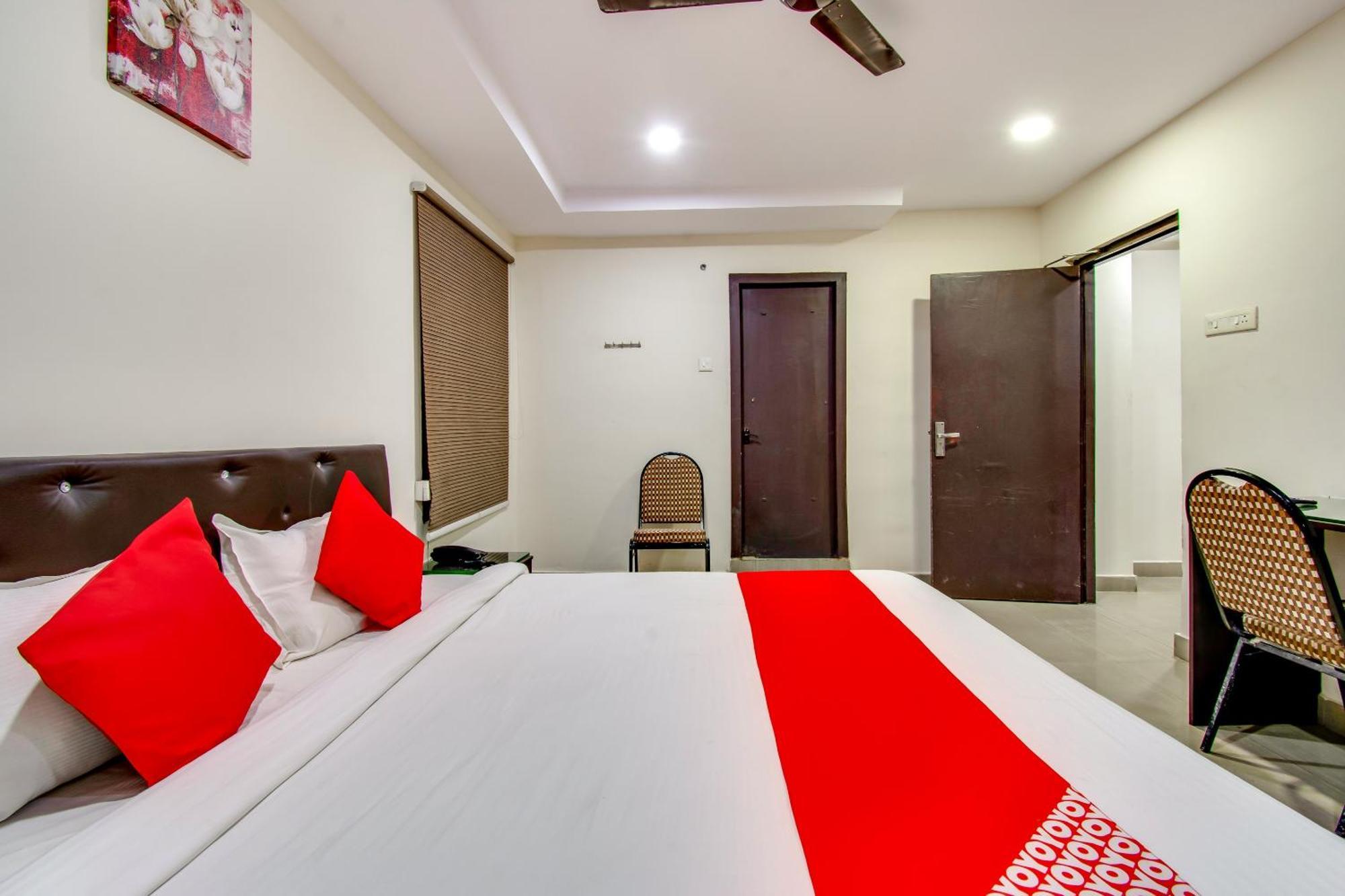 Oyo Akshaya Inn Vijayawāda Extérieur photo